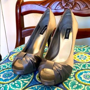 Gunmetal White House Black Market Pumps